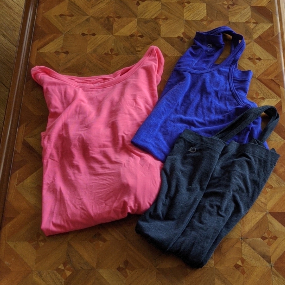 Bundle of 3 Gap Fit tops